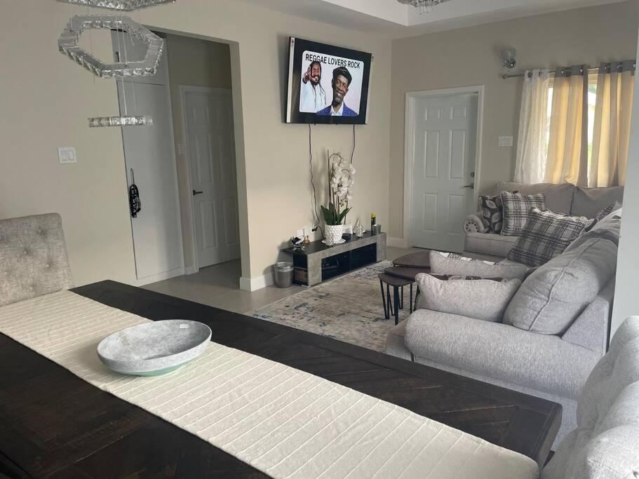 Natty'S Cozy Beach House In Hanover Jamaica Lucea Luaran gambar